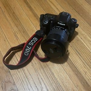 Cannon EOS 70D camera with lens,strap and lens cap